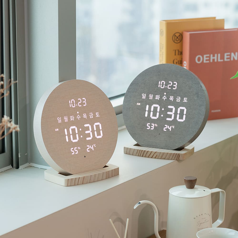 �ö����� ���� �糪 ����  �½��� LED ���ð� 19cm